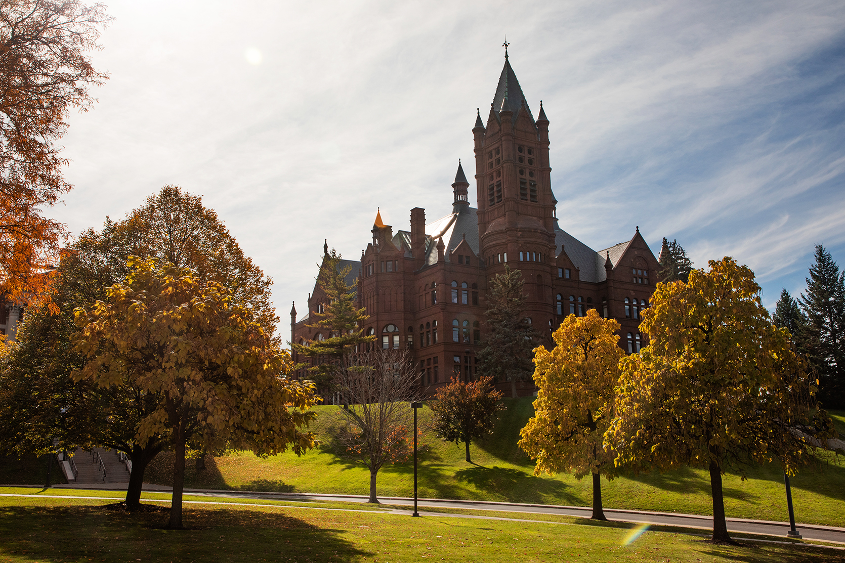 Chancellor Syverud announces SU will have a fall break starting Fall 2023  in USen meeting