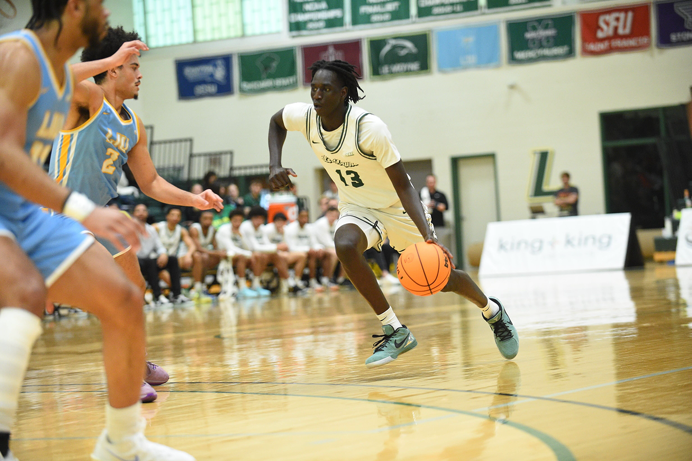 Syracuse native Deng Garang emerges as future star at Le Moyne