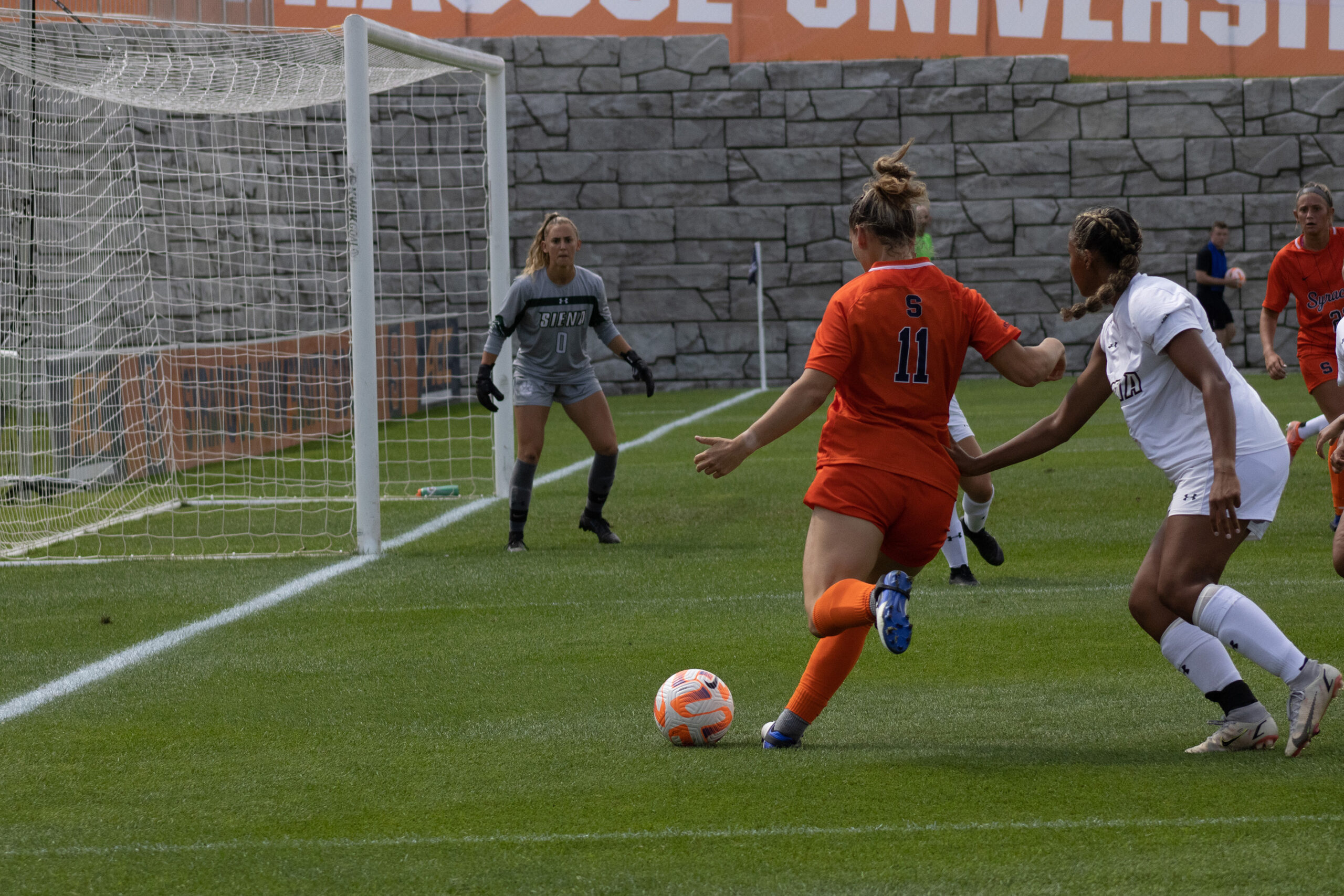 Syracuse blanks Siena 3-0 in 1st win of the season - Vimarsana News