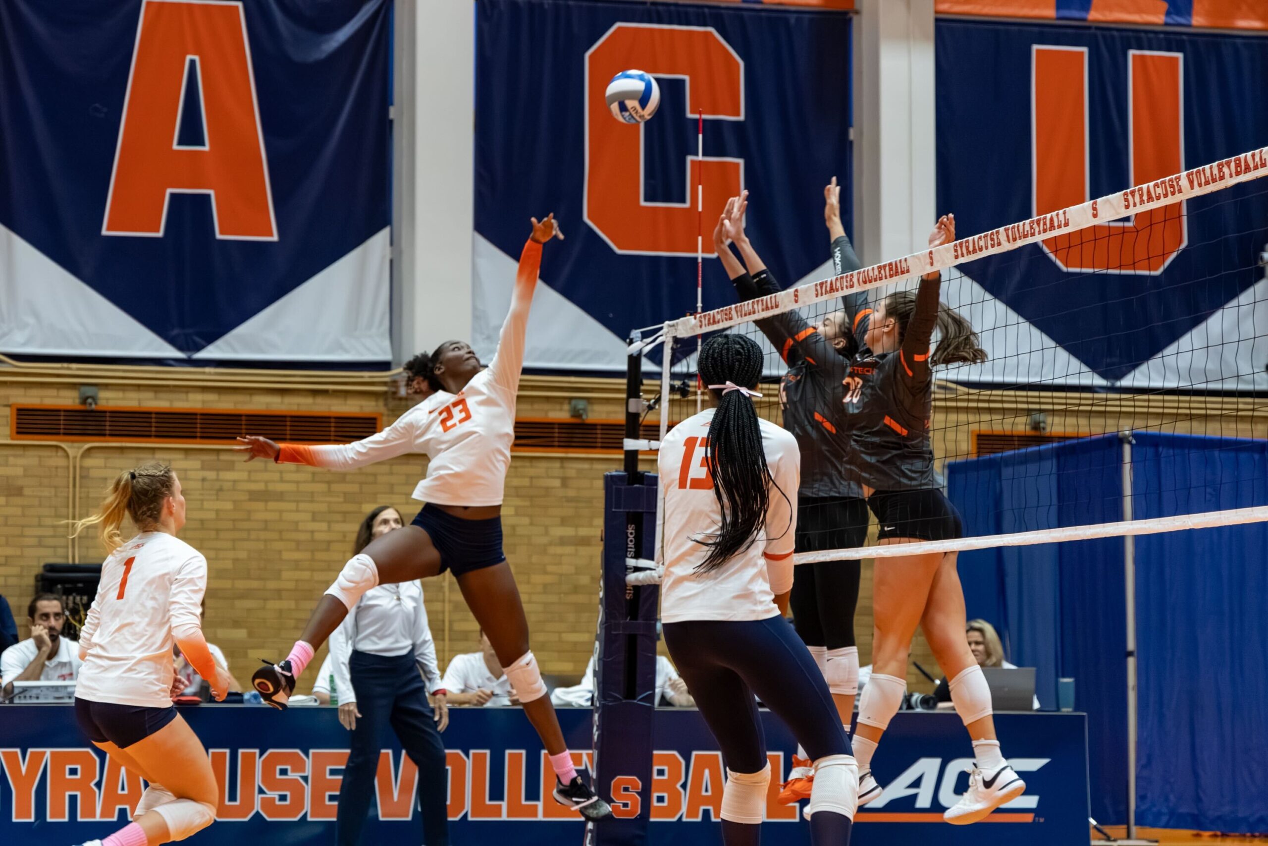 After winning 1st set, Syracuse drops 3 straight in loss to Wake Forest - Vimarsana News