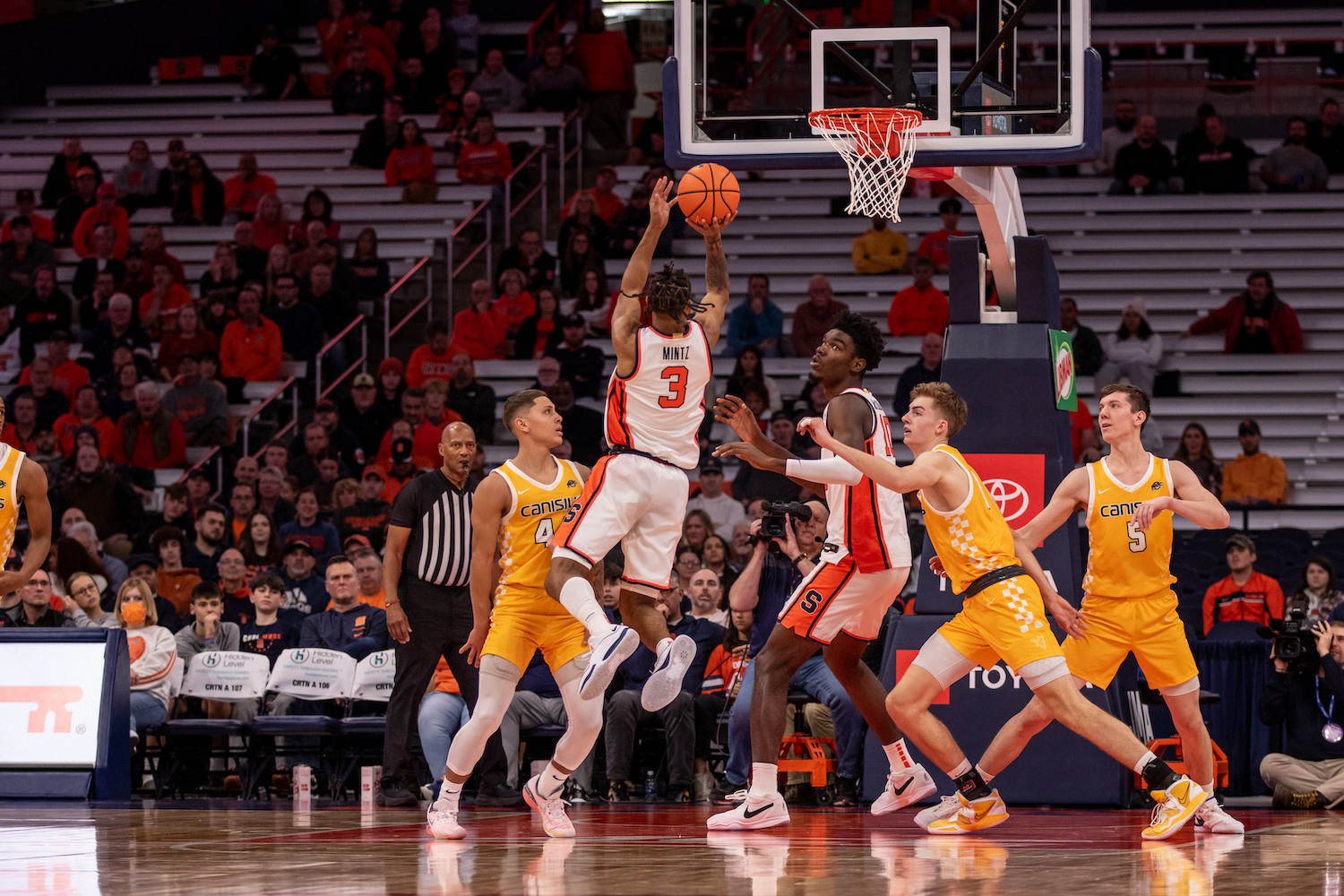 Syracuse uses 14-0 2nd-half run to cruise past Canisius 89-77 - Vimarsana News