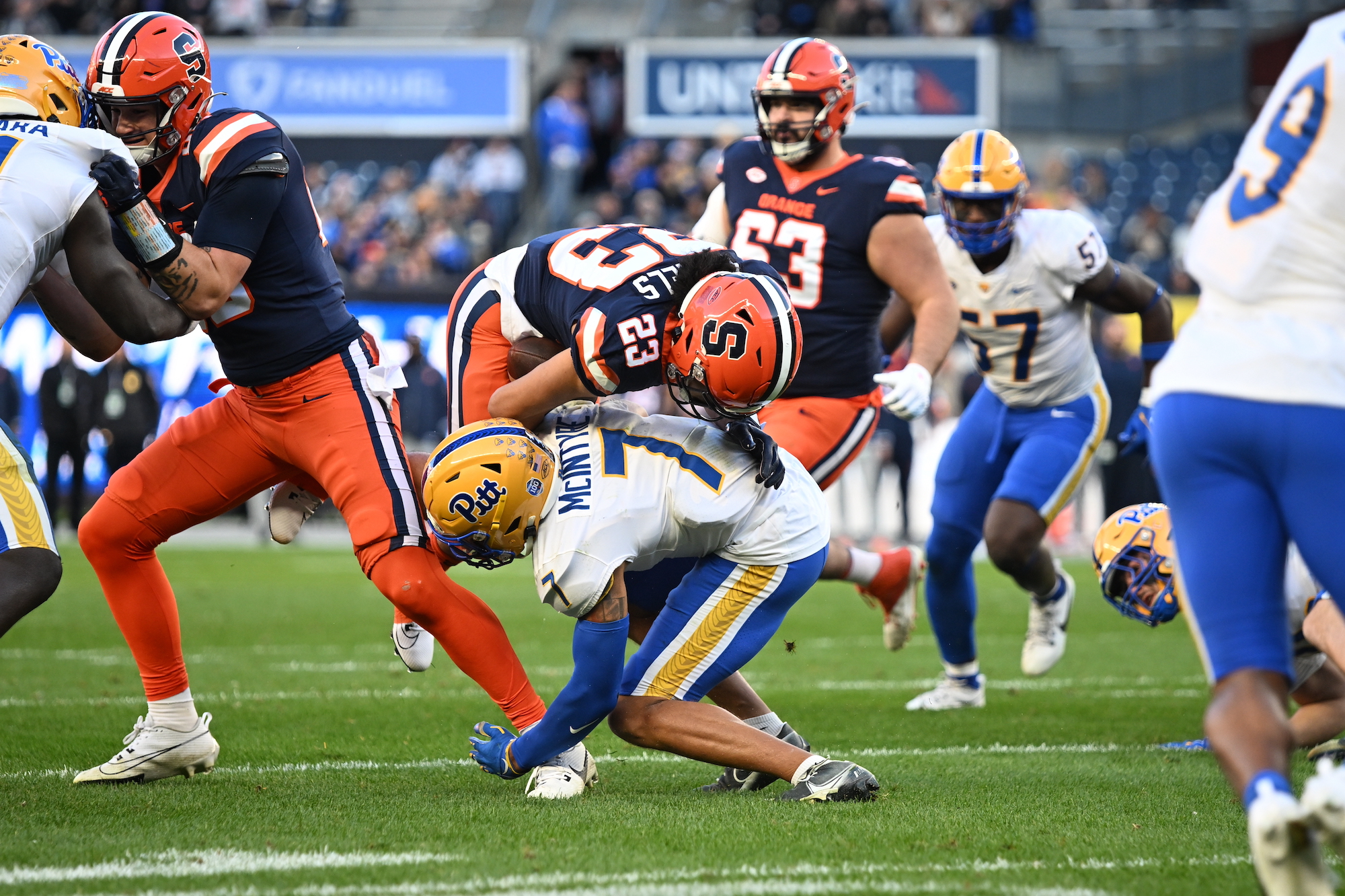 Syracuse ends 5-game losing streak with 382 rushing yards in 28-13 win over Pitt - Vimarsana News