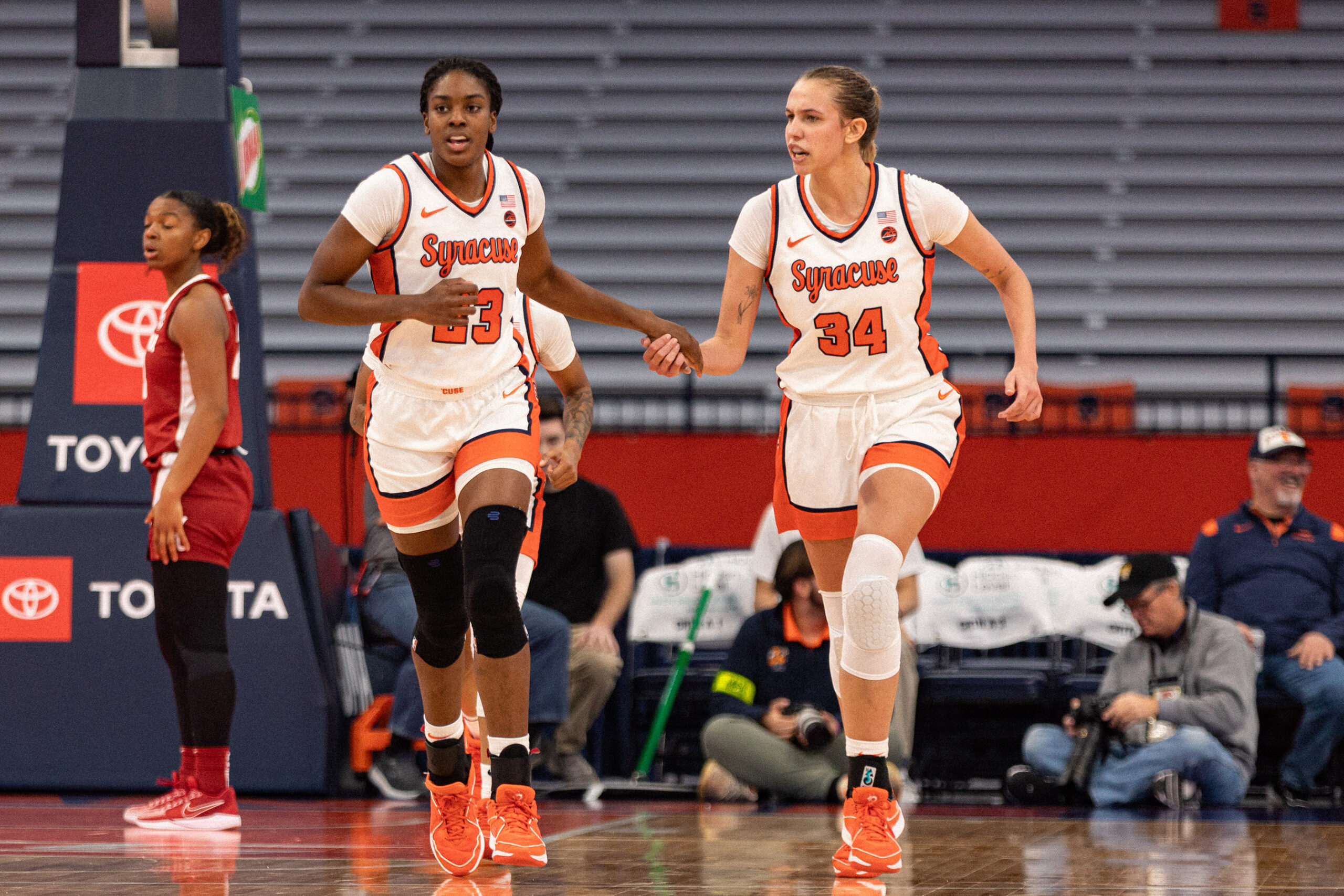 Alyssa Latham's career-high 23 points leads SU to win over Alabama - Vimarsana News