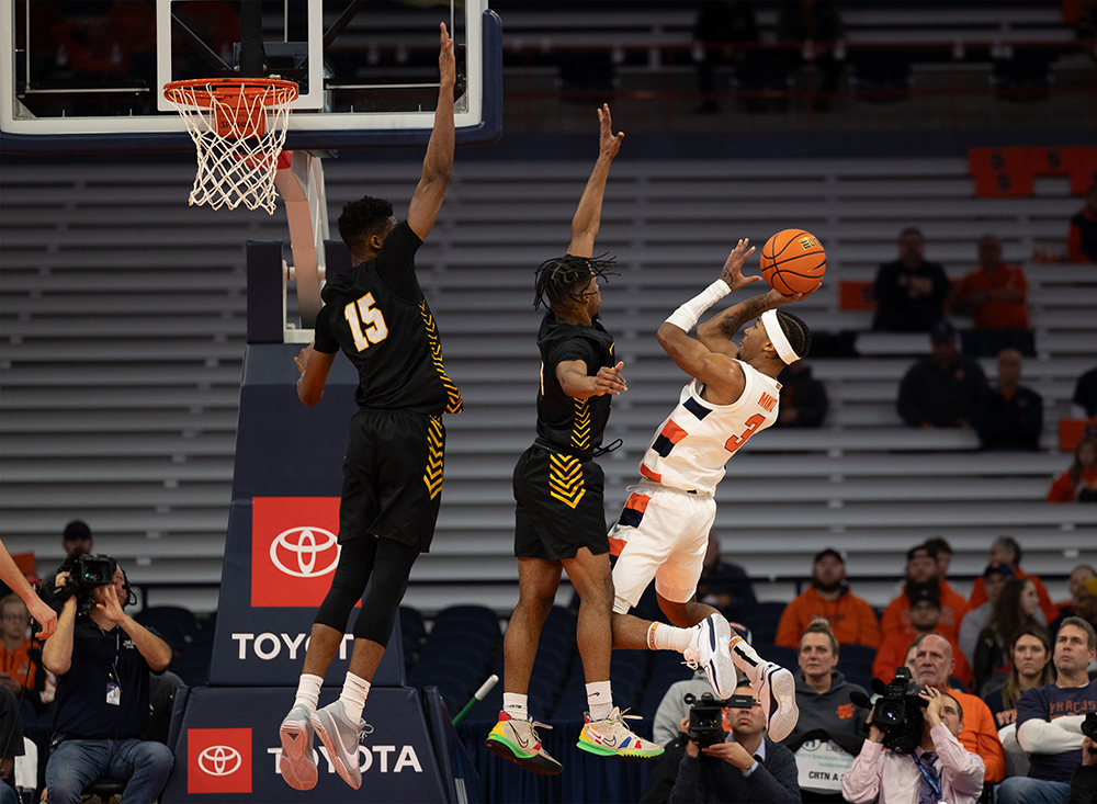 SU's static half-court offense limits chances for statement win - Vimarsana News