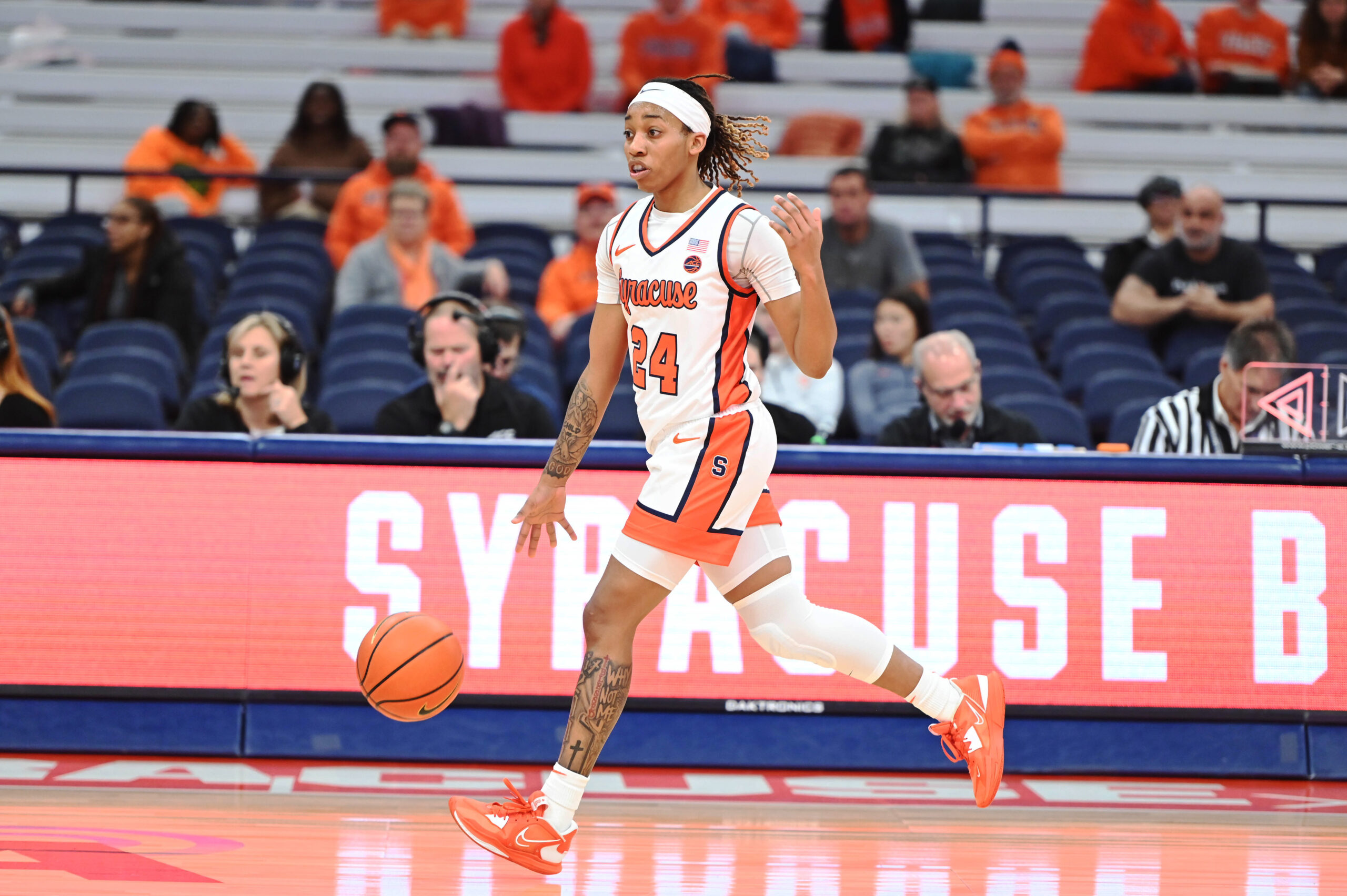 While injured, Dominique Camp connects with SU teammates through NIL deal - Vimarsana News