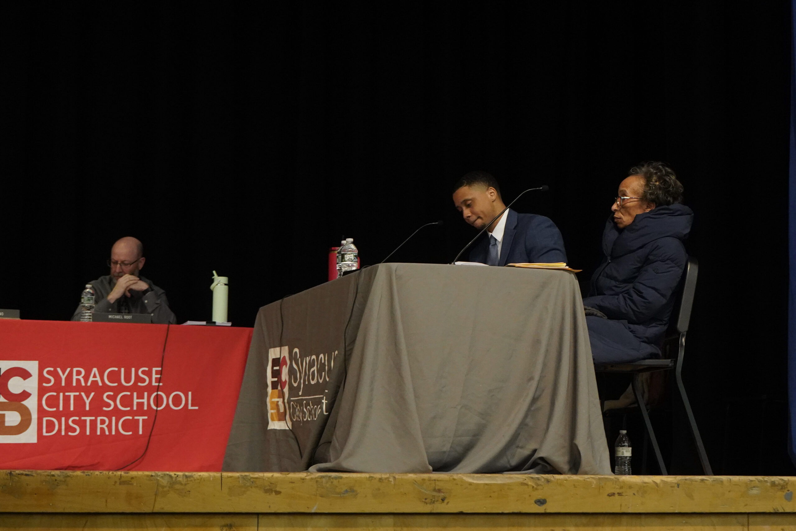 Hearing of removal for district commissioner Billue