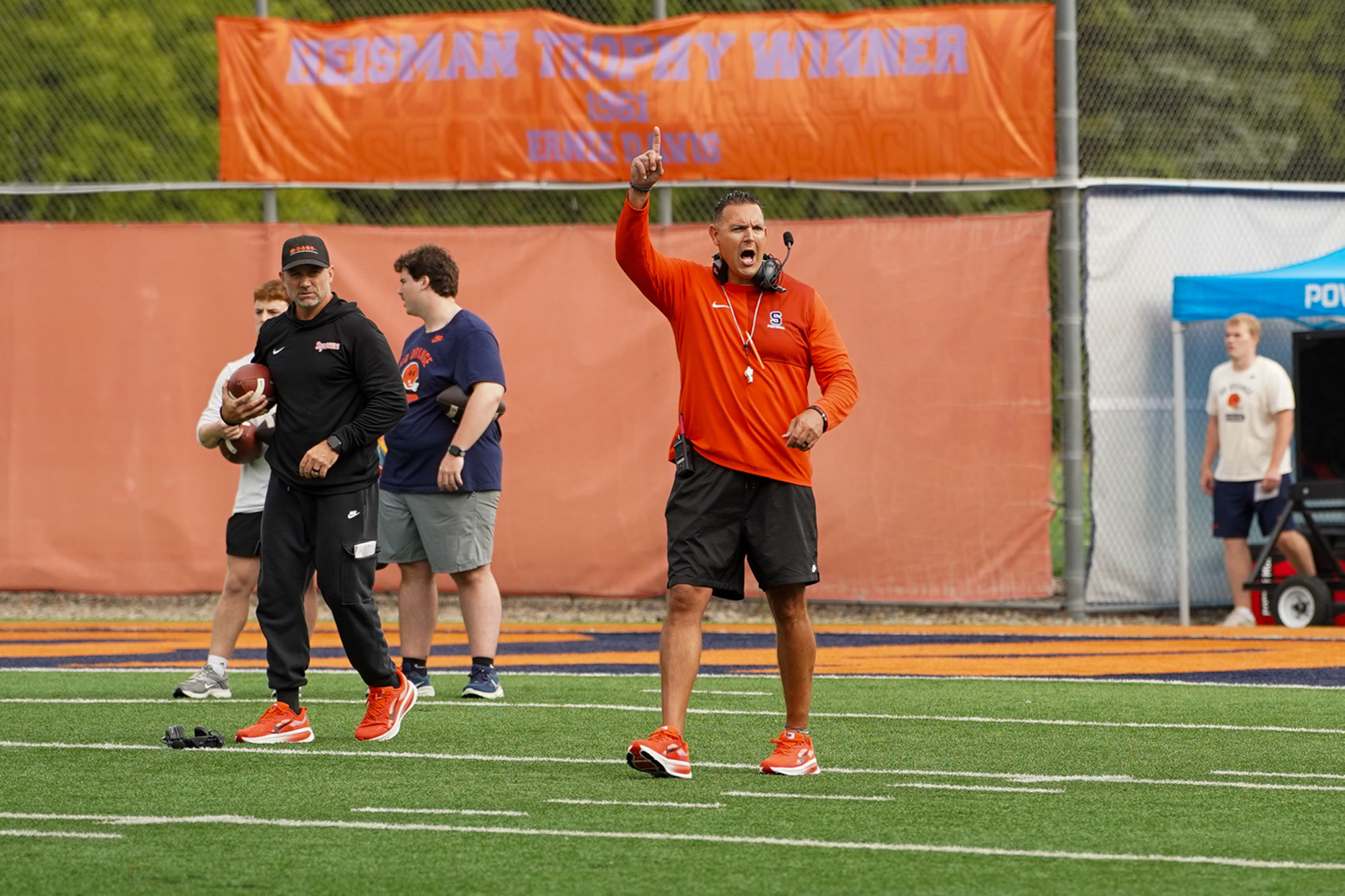 Syracuse defensive coordinator Vince Kehres coaching on the sideline